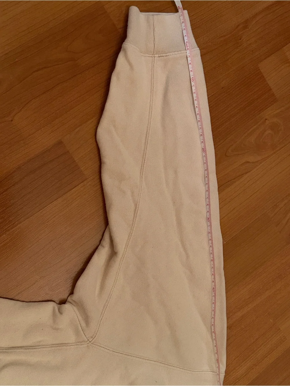 Uniqlo Cream Crewneck Sweatshirt - Picture 3 of 4